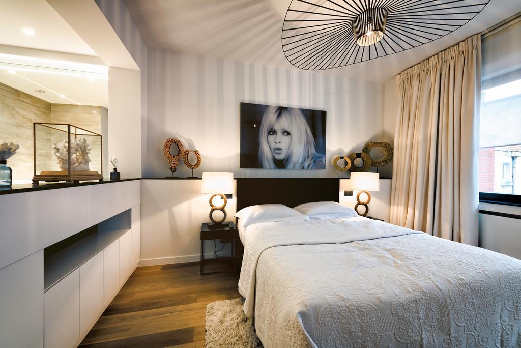 Charles Home - Grand Place Aparthotel Brussels Room photo
